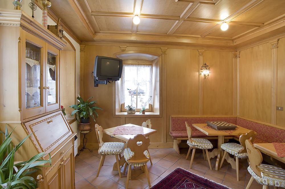Albergo Erika เอารอนโซ ดิ คาโดเร ภายนอก รูปภาพ
