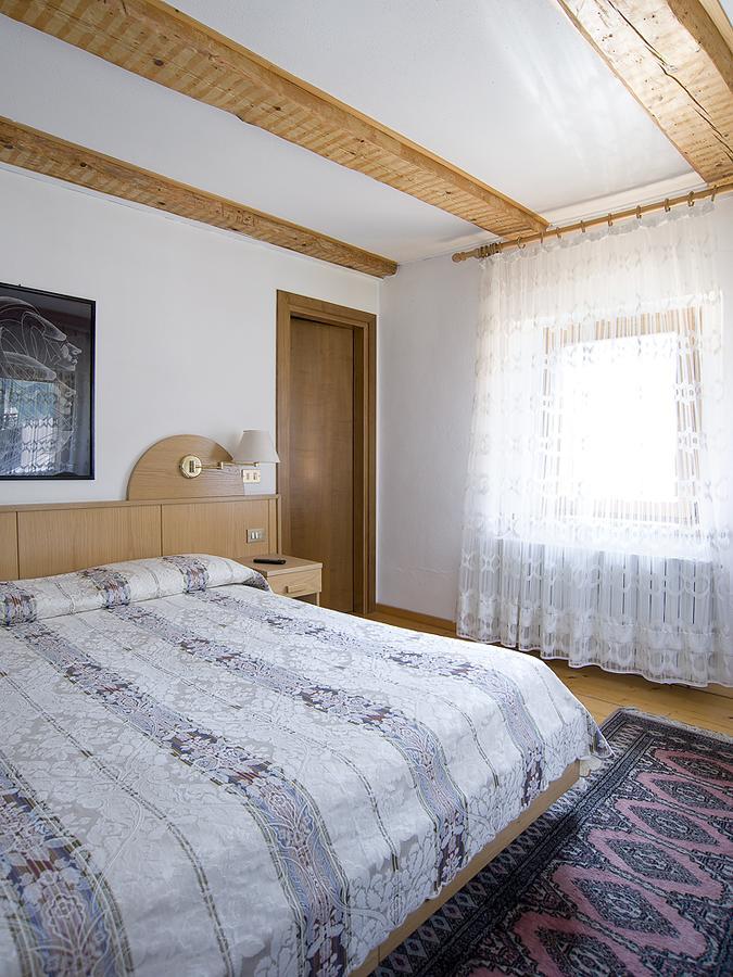 Albergo Erika เอารอนโซ ดิ คาโดเร ภายนอก รูปภาพ